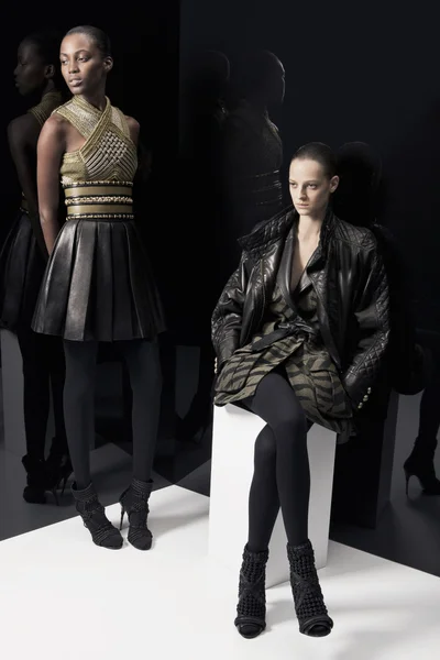 Look 4